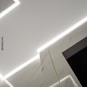 Парящий натяжной потолок в ванной 5