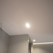 Парящий тканевый потолок в коридоре 4